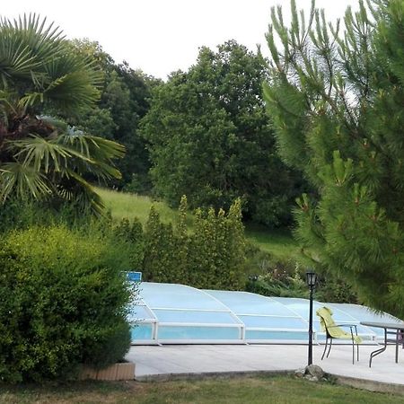Misaka Jouy-sur-Eure Exterior foto