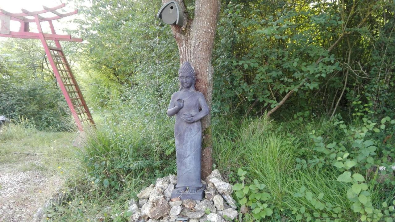 Misaka Jouy-sur-Eure Exterior foto