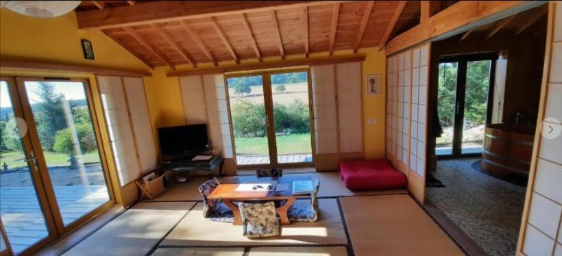 Misaka Jouy-sur-Eure Exterior foto